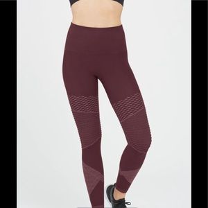 Spanx Seamless Moto legging S - wine color